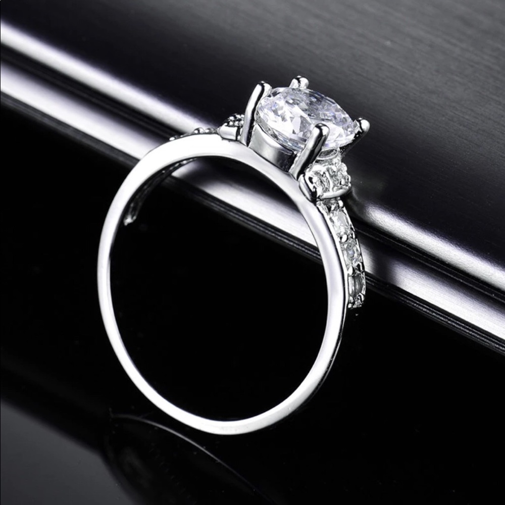 BRAND NEW .925S 7mm WHITE SAPPHIRE ROUND CUT RING - Picture 4 of 6